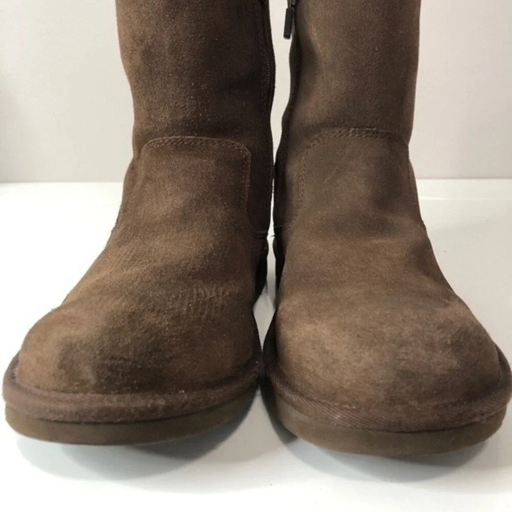 brown UGG Sherpa boots‎ size 5